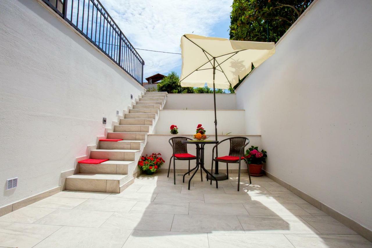 Apartment Nives In The City Center - Free Parking Spalato Esterno foto