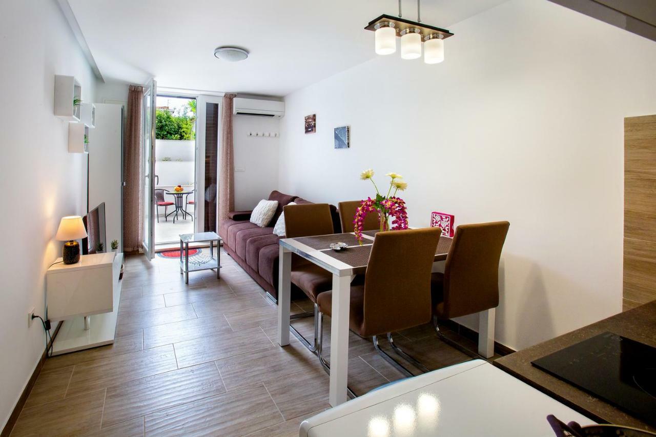 Apartment Nives In The City Center - Free Parking Spalato Esterno foto