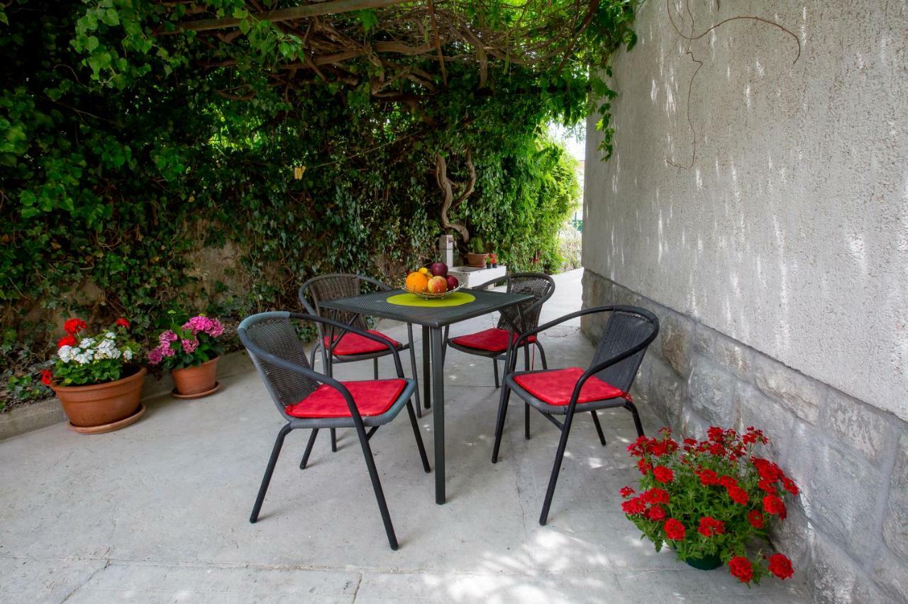Apartment Nives In The City Center - Free Parking Spalato Esterno foto
