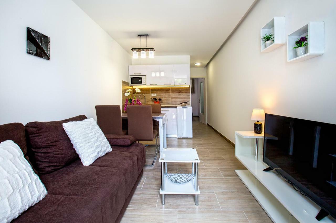 Apartment Nives In The City Center - Free Parking Spalato Esterno foto