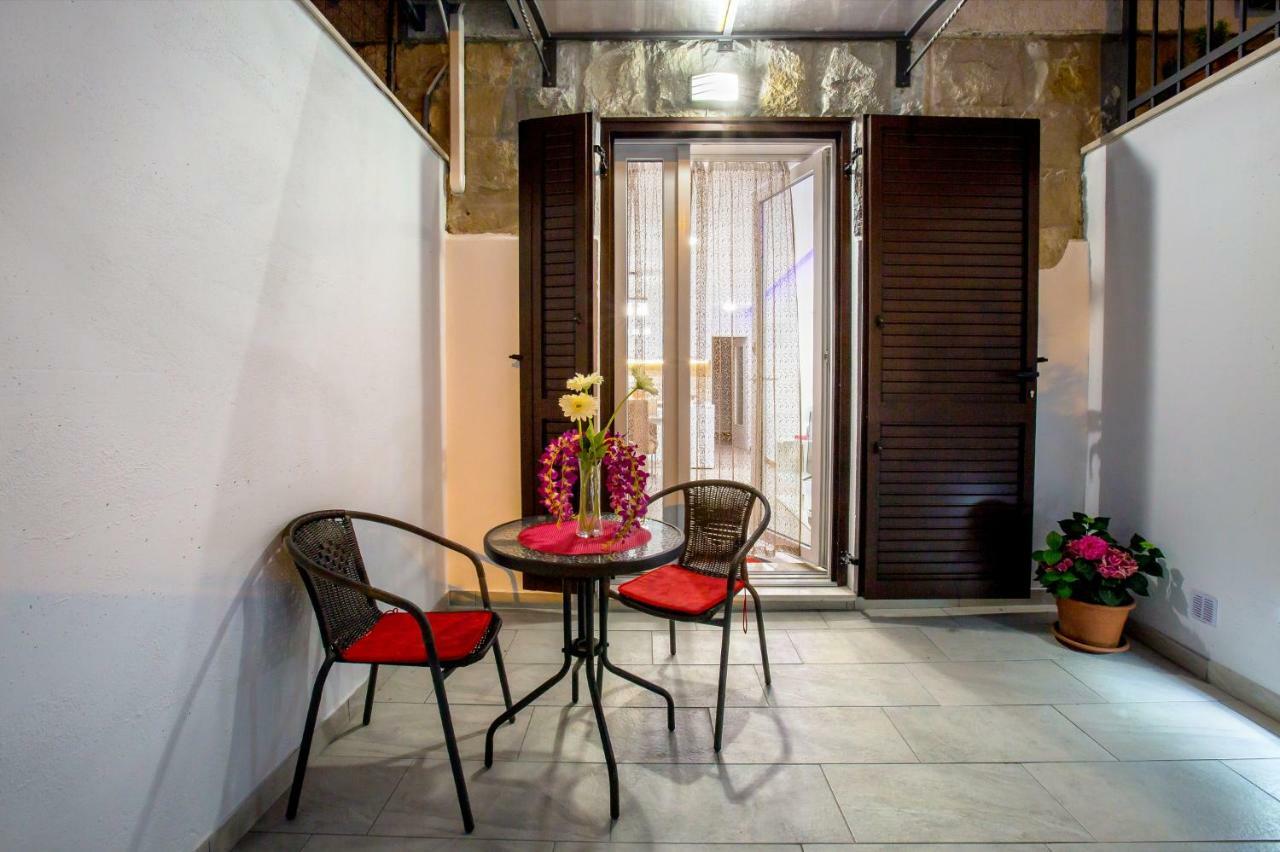Apartment Nives In The City Center - Free Parking Spalato Esterno foto